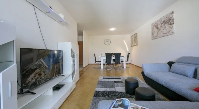 Comfort Family House, Забронировать Апартаменты/квартира Отели Лугано с парковкой, Парковка