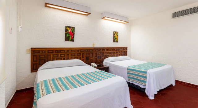Четырёхместный номер Standard с балконом Hotel Margaritas