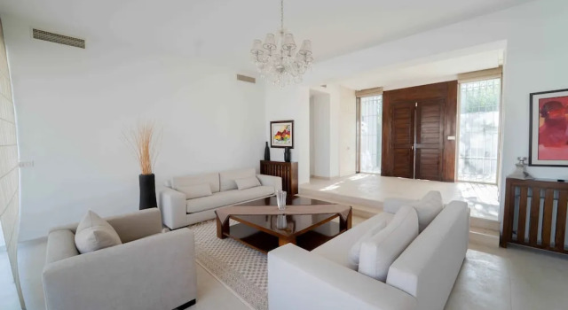 Villa Oasis Chotrana Green Calm Retreat, Rezervovat Vila Chaty v Tunis, Chalupa