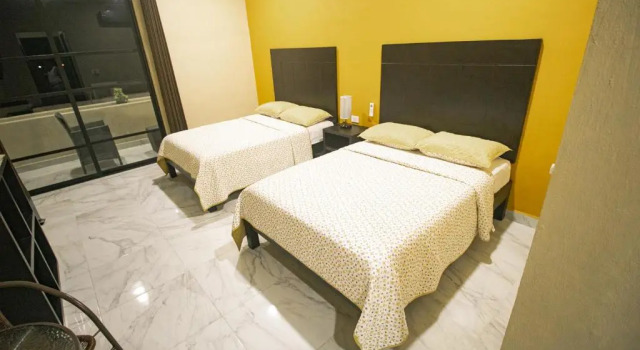 Четырёхместный номер Superior Hotel Avila