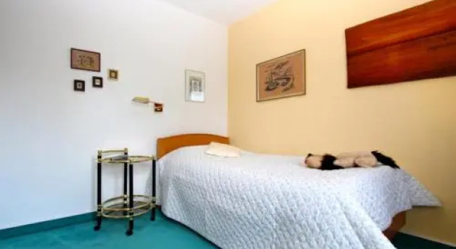 4865 Private Rooms
