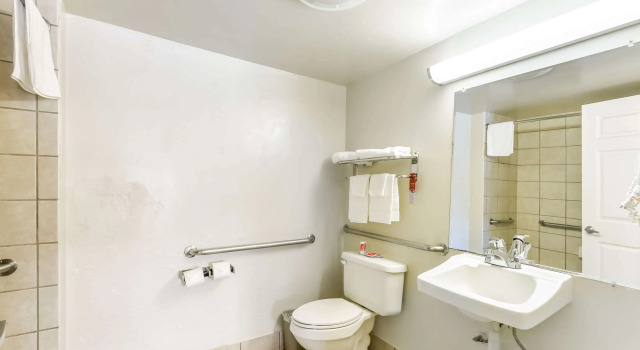 Двухместный номер Standard Econo Lodge Woodland near I-5