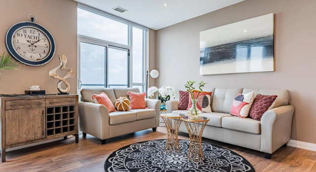 Lovely 3 Bed 4 Bath Penthouse with Roof Top Terrace close to Airport, Varaa Hotelli Mississauga 