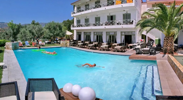Sandy Bay Hotel