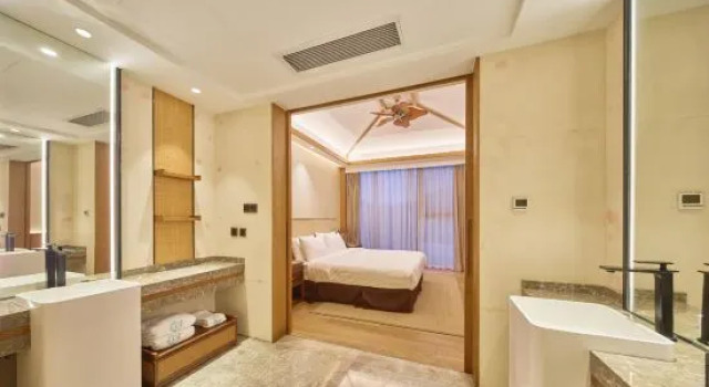Люкс Nanjing Ziqing Lake Hot Spring Resort (Wildlife World)