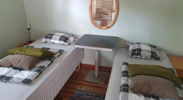 Кровать в общем номере (женский номер) Freedom65 Hostel and Caravan