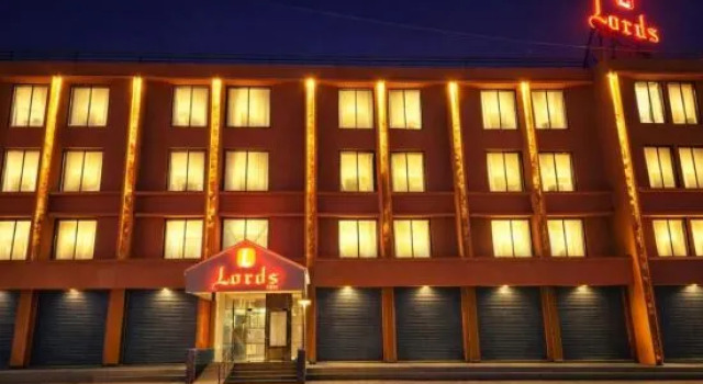 Lords Inn Sanand, Prenota Hotel Chharodi Gujarat