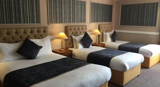 The Residents Hotel, Брондау Қонақ үй Ashbourne Meath