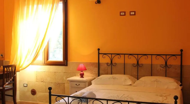 Standardowy trzyosobowy pokój z widokiem na ogród B&b Elda Salento