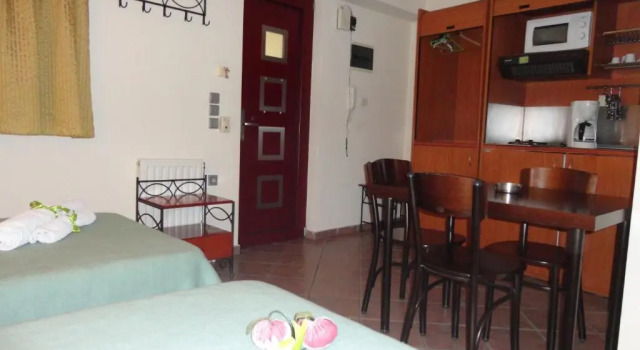 Lirio Guest House, Prenota Affittacamere Hotel economici a Grecia Centrale