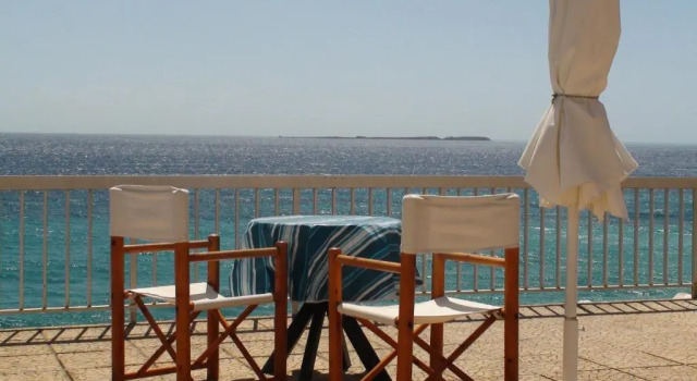 Апартаменты с 2 комнатами с видом на море Constantinos Apartments