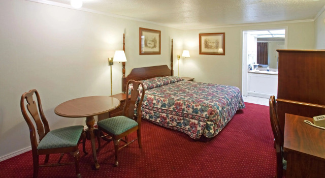 Двухместный номер Standard с балконом Americas Best Value Inn Lansing