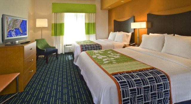 Четырёхместный номер Standard Fairfield Inn & Suites Jefferson City