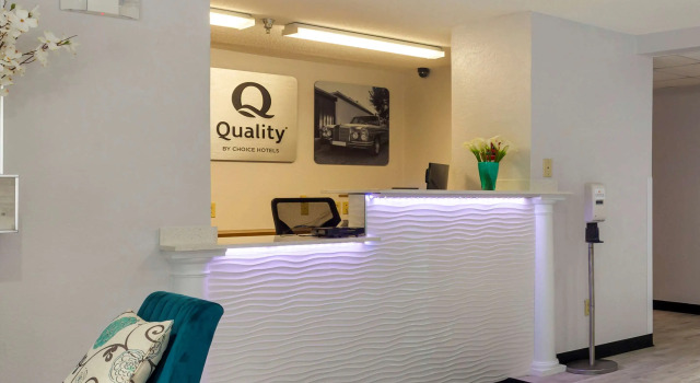 Quality Inn Lee - Lenox South, Забронировать Отель Ленокс Bousquet Ski Area