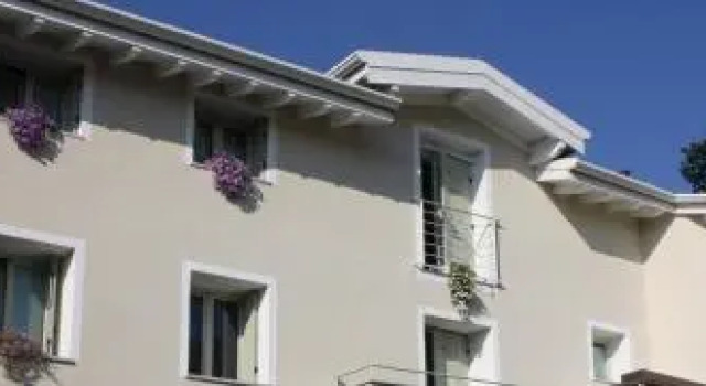 Il Cortile Friendly House, Book Hotel Borgomanero Piedmont