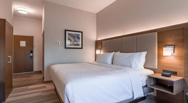 Двухместный номер Standard Holiday Inn Express & Suites - Columbus - Worthington by IHG