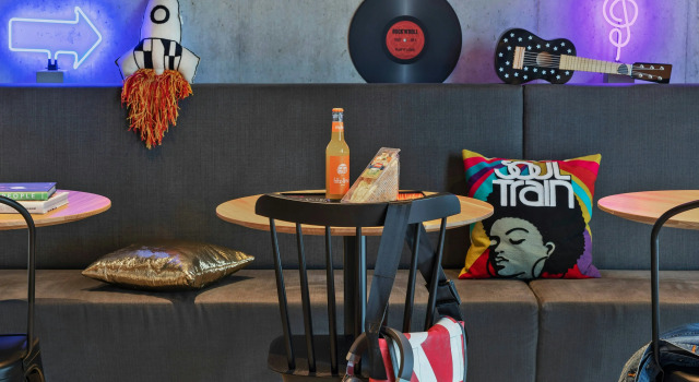 Moxy Rapperswil, Забронировать Отель Rapperswil 