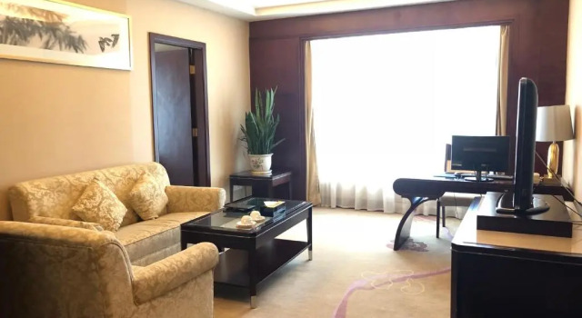 Люкс c 1 комнатой Hui Hua International Hotel Dongguan