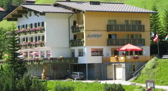Hotel Alphof, Book Hotel Hotels in Vorarlberg with Parking, Parking