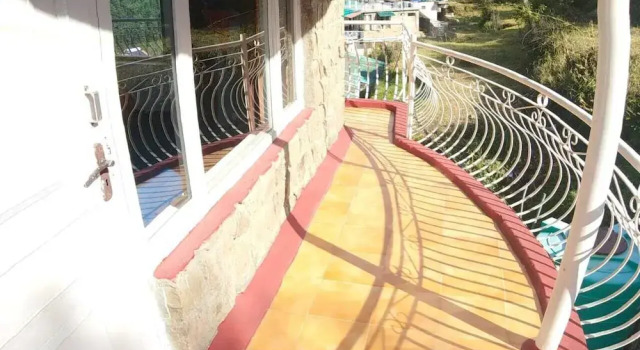 Двухместный номер Deluxe с балконом и с видом на окрестности Hotel Victoriya Palace,Mcleod Ganj