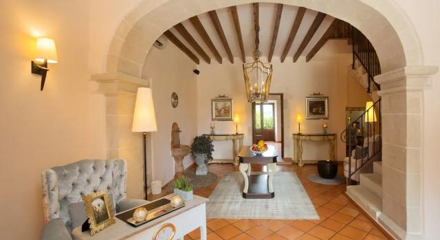 Casa Font i Roig, Prenota Hotel Maria de la Salut Maiorca