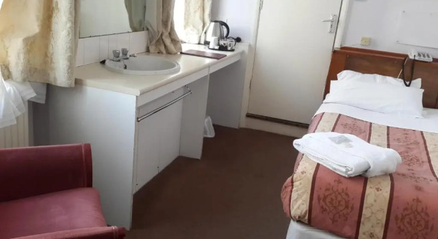 Одноместный номер Standard Russell Hotel