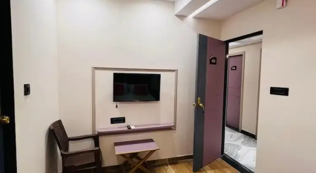 Номер Deluxe 4 Ever Hotel - Surat