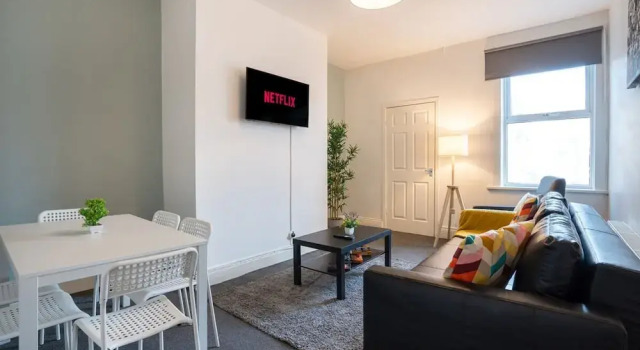 4bedrooms-3bath-9beds-wallsend