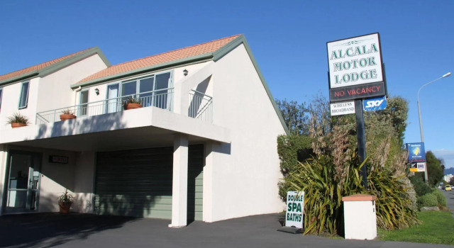 Alcala Motor Lodge