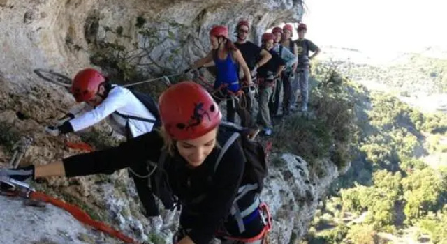 Grotta Delle Fate, Забронировать Отель Осси Sardinia North