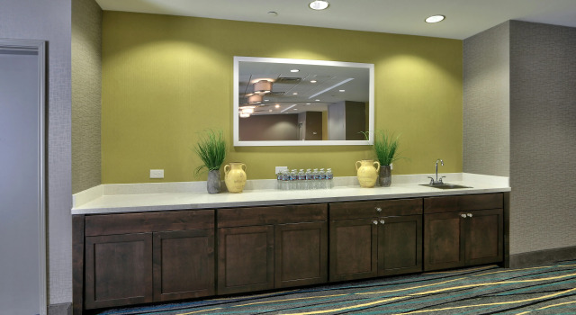 Hampton Inn & Suites Albuquerque Airport, Buchen Sie Hotel SPA-Hotels in Albuquerque, SPA