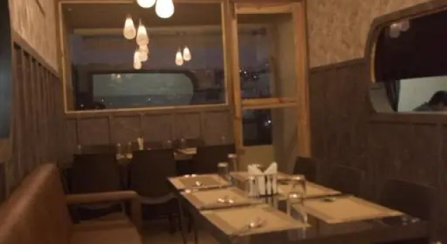 Hotel Travellers Inn By OYO Rooms, Rezerwuj Hotel Hotele w Meghalaya z parkingiem, Parking