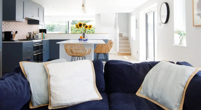 Beach House With Pool in West Wittering, Забронировать Дом для отпуска Виллы Исторического графства Суссекса, Вилла