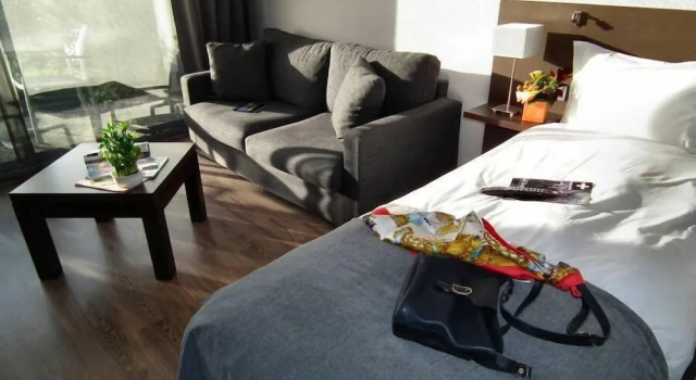 Hotel Eden Park Pau Est, avec Piscine, Забронировать Отель По Pyrénées-Atlantiques