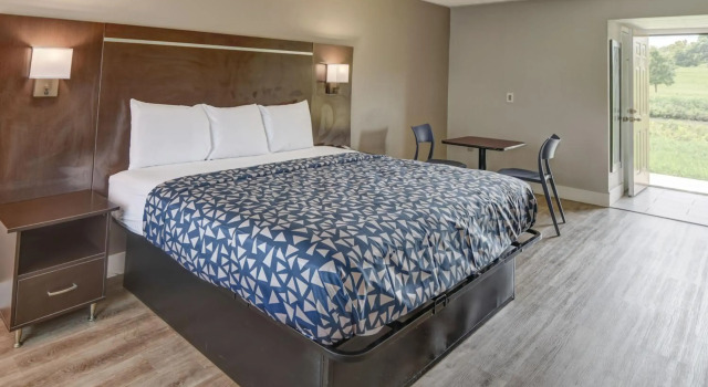 Econo Lodge Sevierville-Pigeon Forge on the River