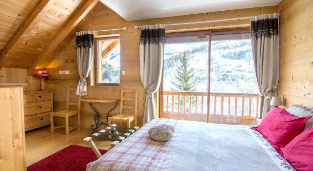Chalet with 5 Bedrooms in Valloire, with Wonderful Mountain View, Furnished Garden And Wifi - 300 M From the Slopes, Забронировать Шале Виллы Овернь-Рона-Альпы, Вилла