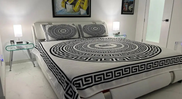 Двухместный люкс с видом на бассейн Men only clothing option guesthouse near Wilton Manors