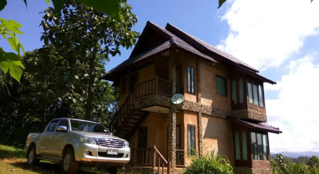 Luxusní Třílůžkový pokoj Khunyuam Resort