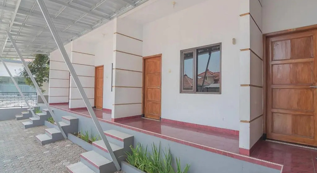 Standard Twin room RedDoorz Plus near RSUD Majalengka