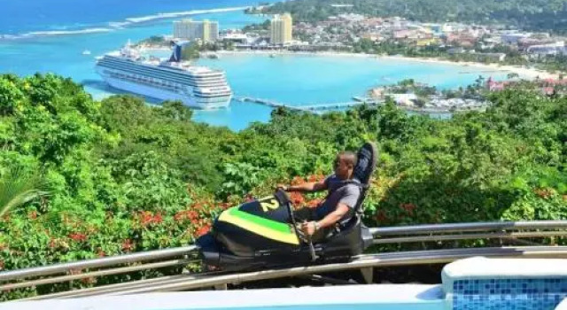 Luxury 2br Home Facing Beach W/Pool Montego Bay #3, Rezerwuj Hotel Hotele w Montego Bay Coast z basenem, Basen