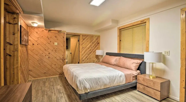 Luxe Escape w/ Decks, Mtn Views, Game Room!, Réserver Hôtel Pine Mountain Club 