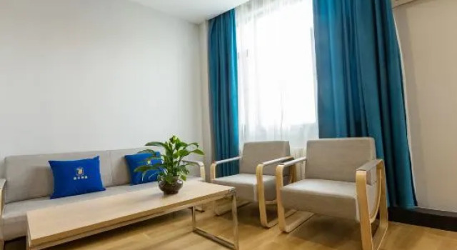 Люкс Business Super 8 Hotel Shihezi Century Plaza