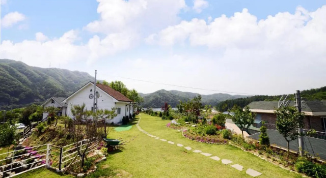Студия Walking Sky Pension