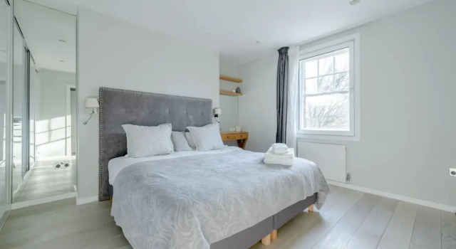 Modern and Luxurious 2 Bedroom Flat - Barons Court, Забронировать Отель Бизнес-отели Англии, 4* 5*