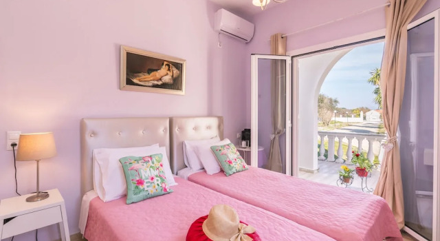 Lamda Apartments by Estia