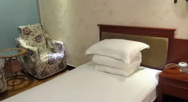 Xinyue Hotel, Book Hotel Xinyang Henan