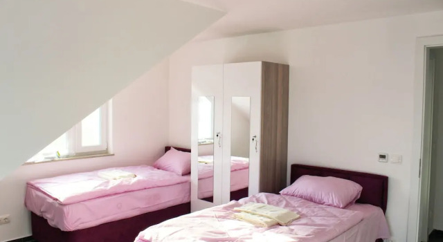 Zimmer Vermietung Neuburg, Rezervați Hotel Neuburg Upper Bavaria