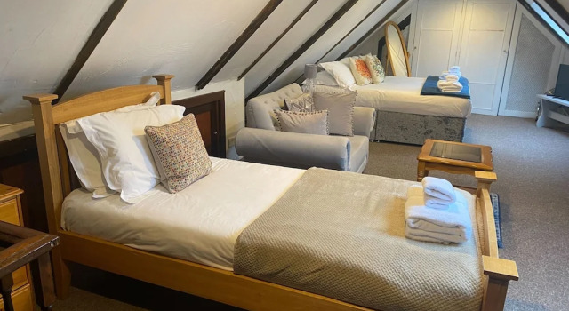 Dyke Farm Barn | By Huluki Sussex Stays, Book Landbrugsophold Hoteller i Pyecombe med parkering, Parkering
