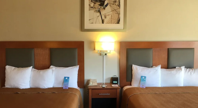 Четырёхместный номер Standard с балконом Travelodge by Wyndham Mill Valley/Sausalito