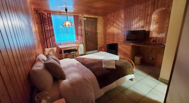 Les Touristes, Boek Hotel Hotels in Wallis met parkeren, Parkeren